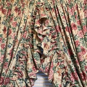 Beautiful Vintage Floral Priscilla Curtains 135 x 84 Excellent(SOLD)